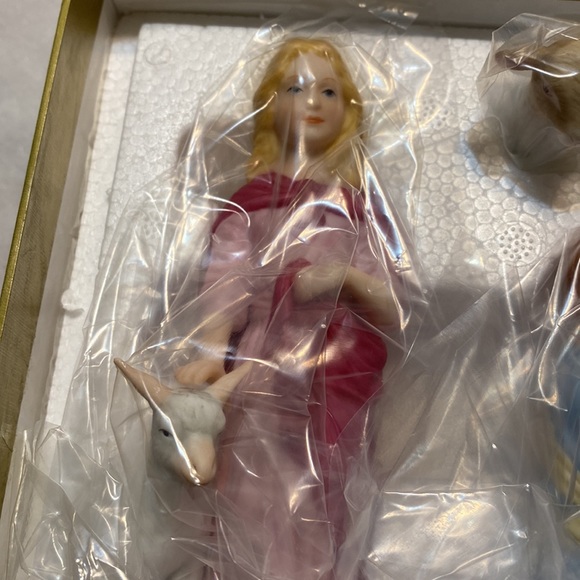 Lenox Renaissance Nativity.  Ren. Children of Bethlehem - Picture 2 of 7